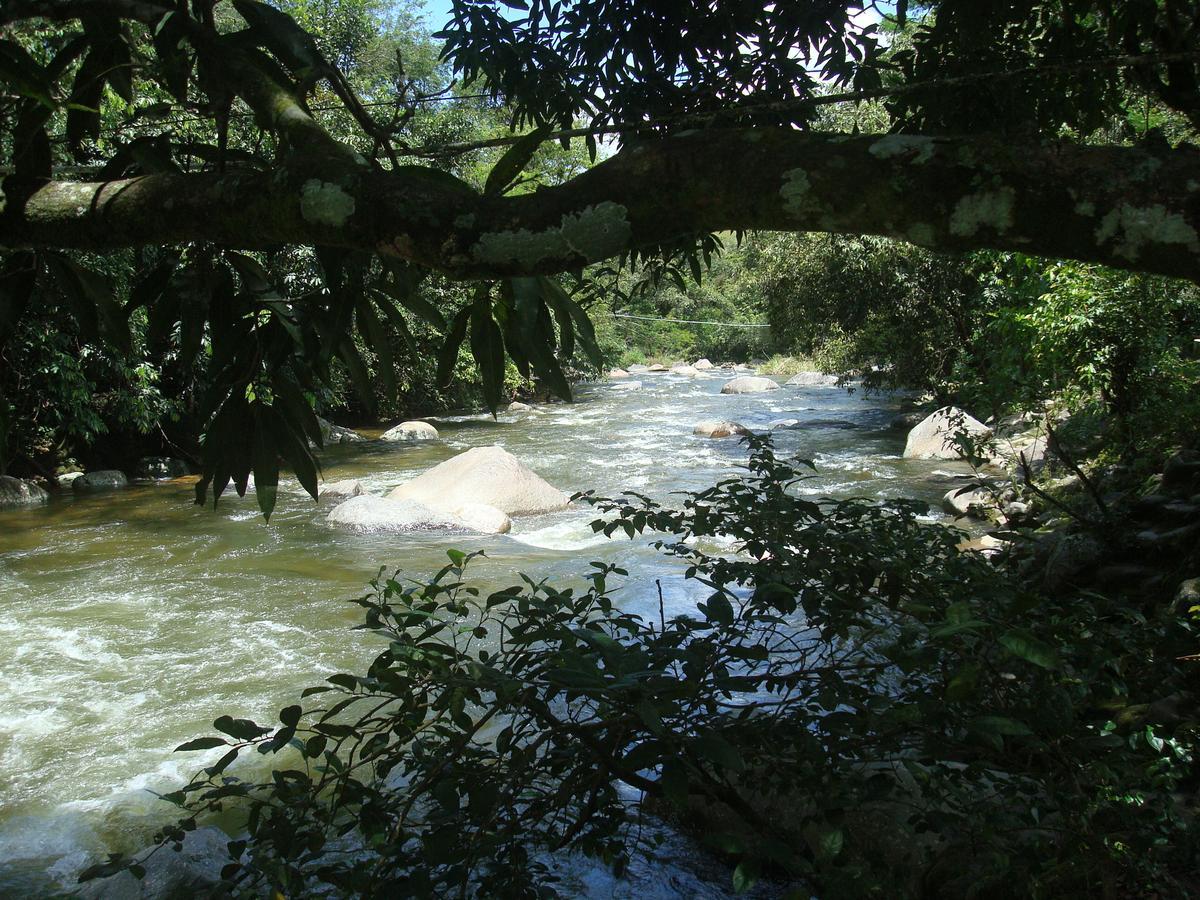 Casa De Campo Dos Sonhos Bed & Breakfast กาโชเอย์รัส เจ มากากู ภายนอก รูปภาพ